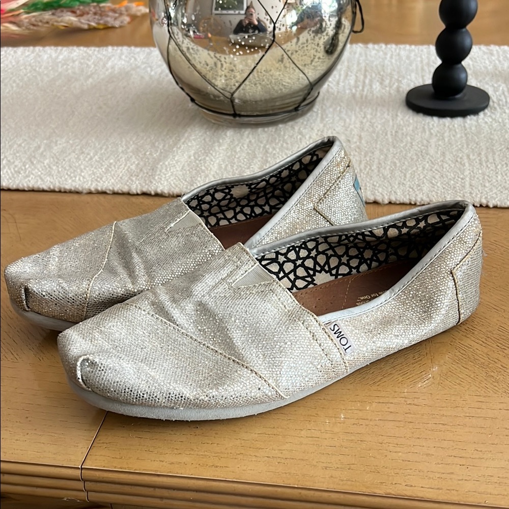 TOMS Women's Silver Slip-On Shoes